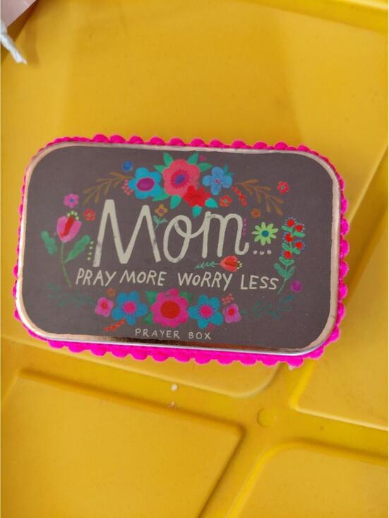 Other - Mom pray more where less box